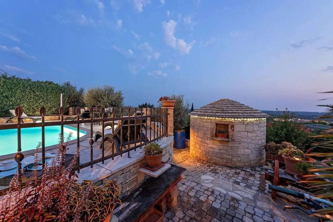 Apartments Villa Eric Kastelir Guest house