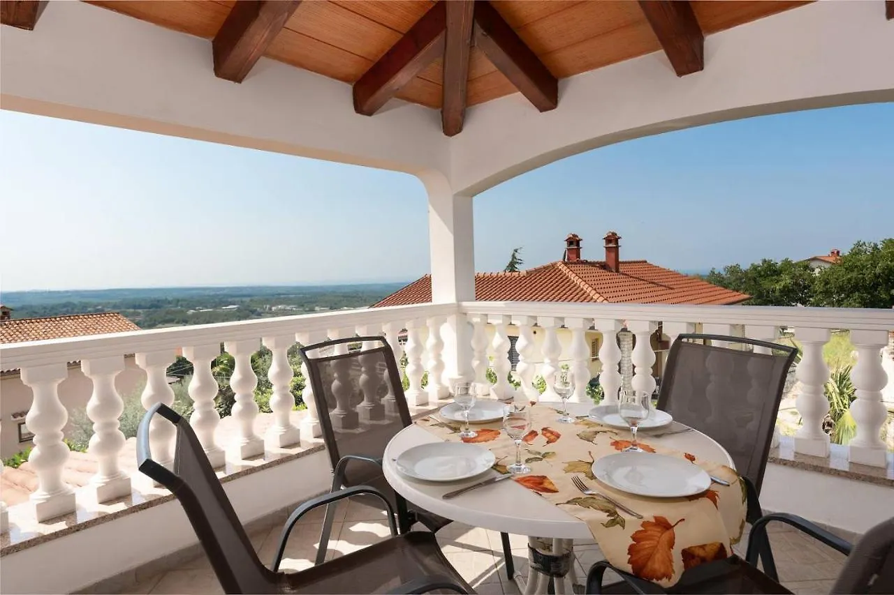 Guest house Apartments Villa Eric Kastelir Croatia