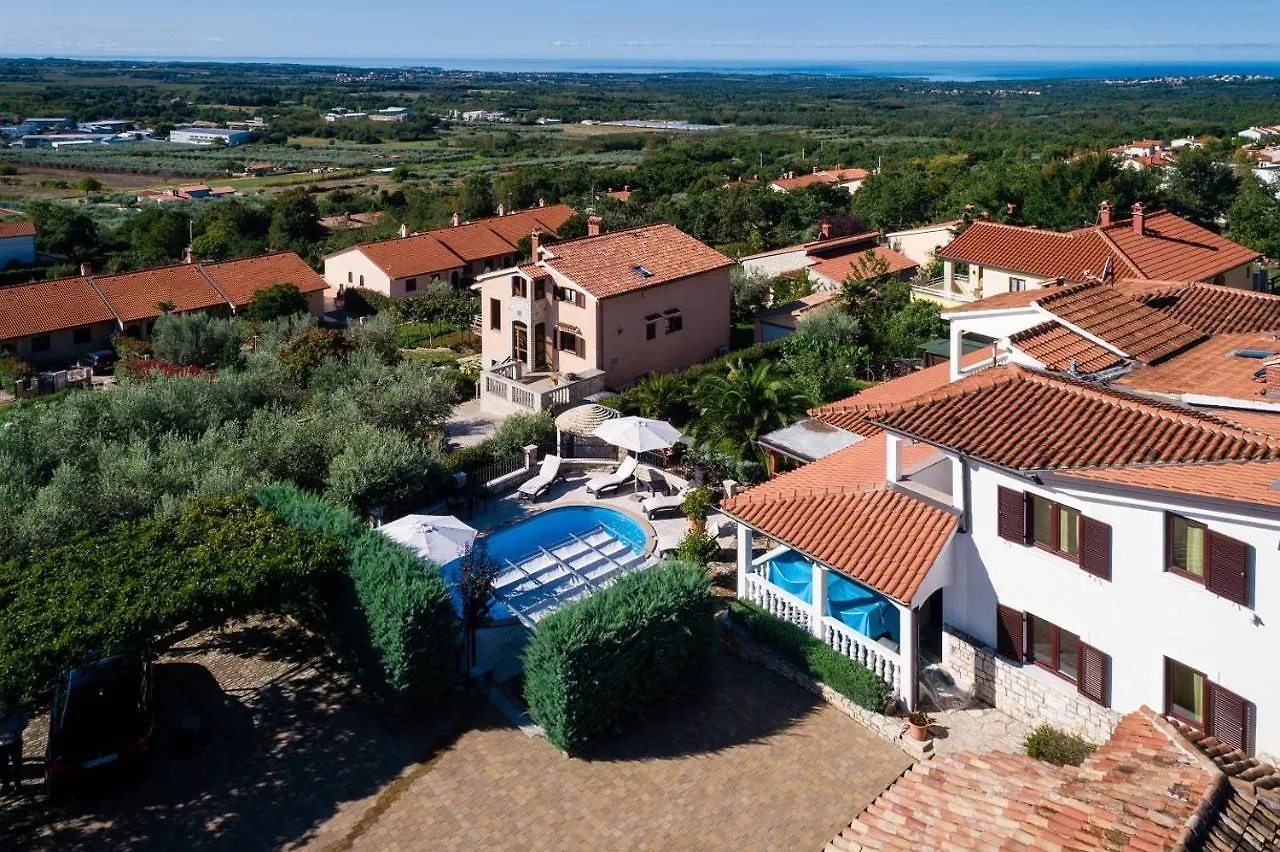 Guest house Apartments Villa Eric Kastelir